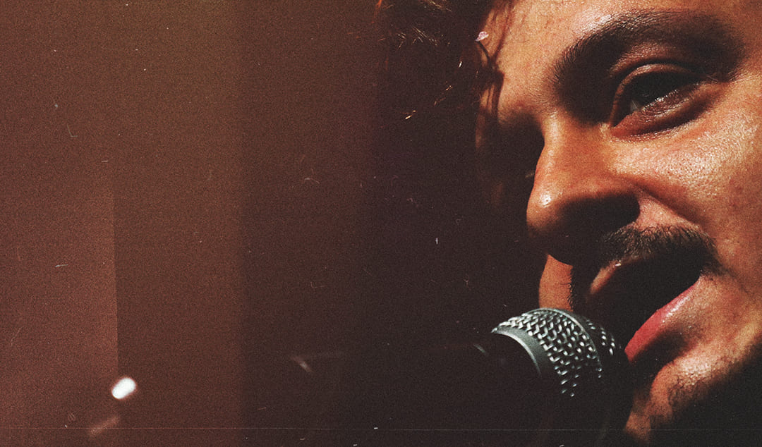 Marc Sarrats amb un micròfon