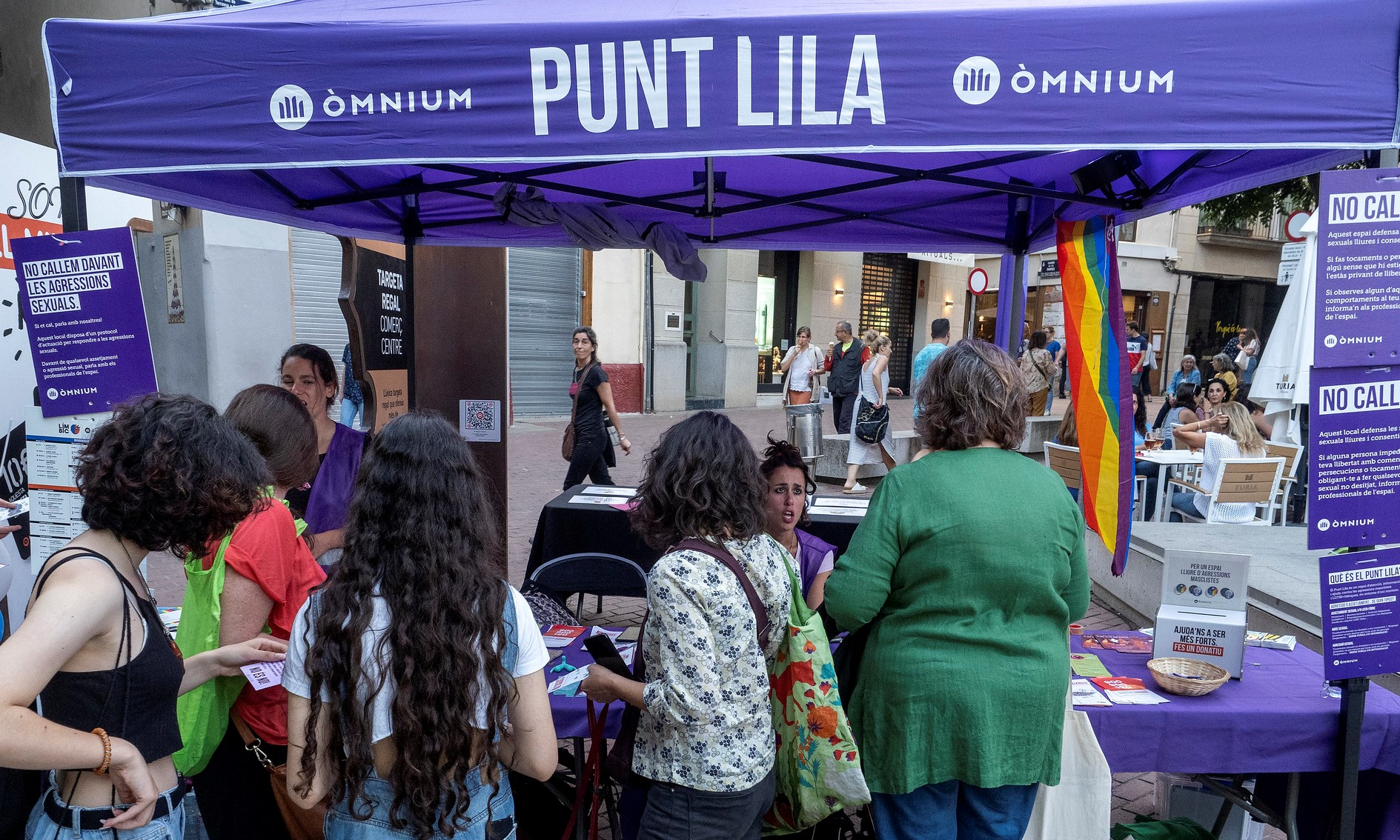 La parada del Punt Lila del Límbic.